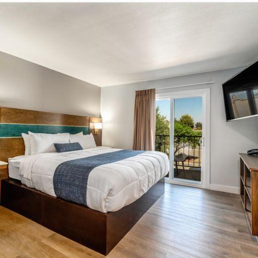 Mainstay Suites Moreno Valley Near March Air Reserve Base Экстерьер фото